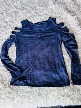 Rock & Republic Navy V-Neck Cold-Shoulder Long Sleeve Top